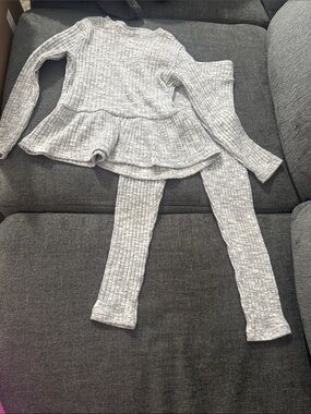 Cozy Ribbed Two-Piece Lounge Set in Heather Gray
